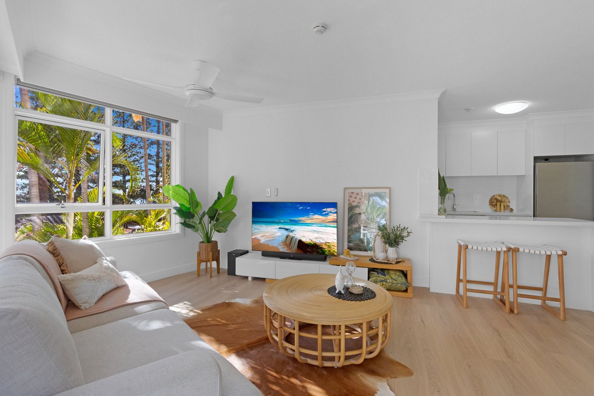 202/220 The Esplanade Burleigh Heads 2