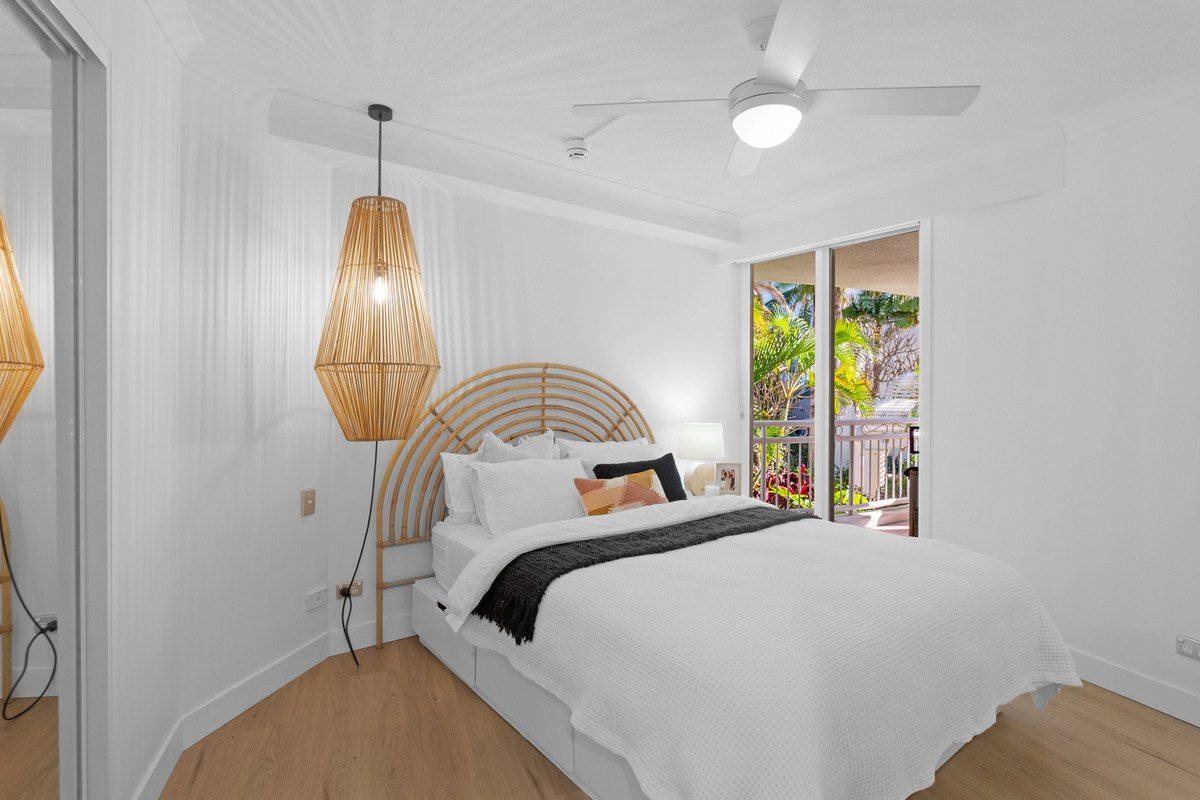 202/220 The Esplanade Burleigh Heads 4