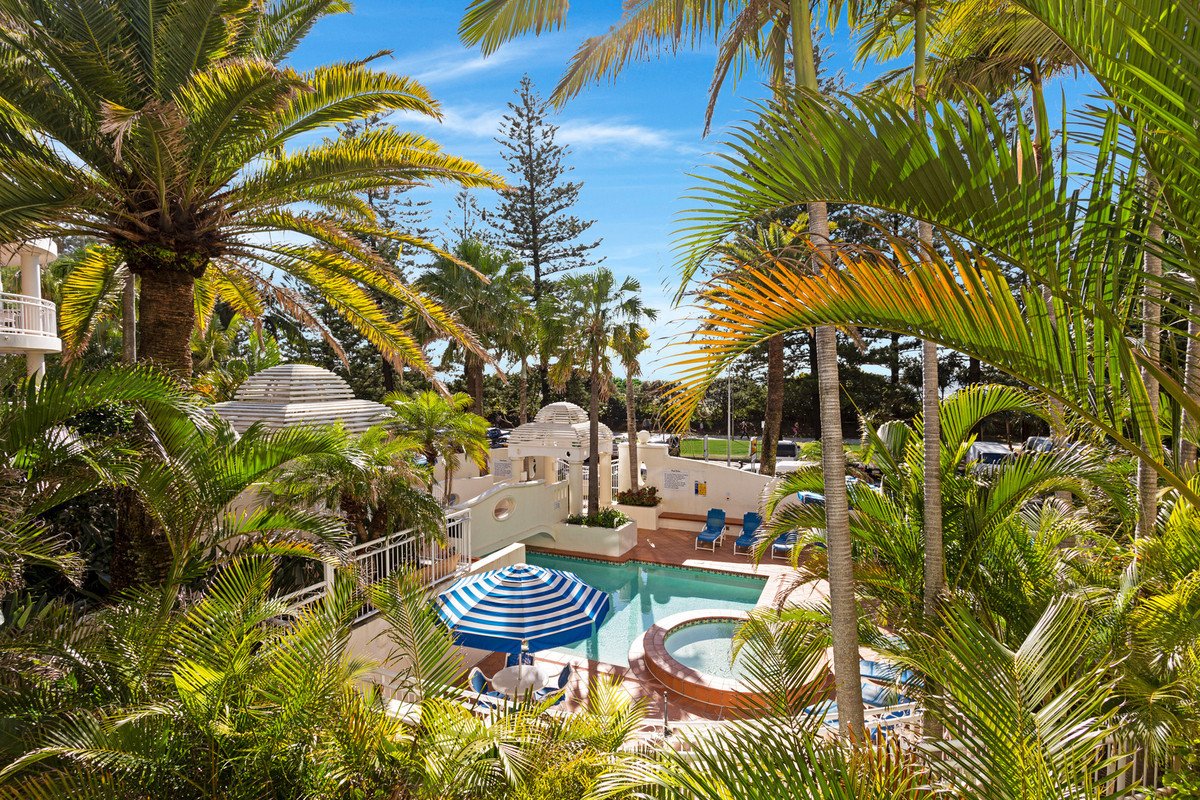 202/220 The Esplanade Burleigh Heads 10