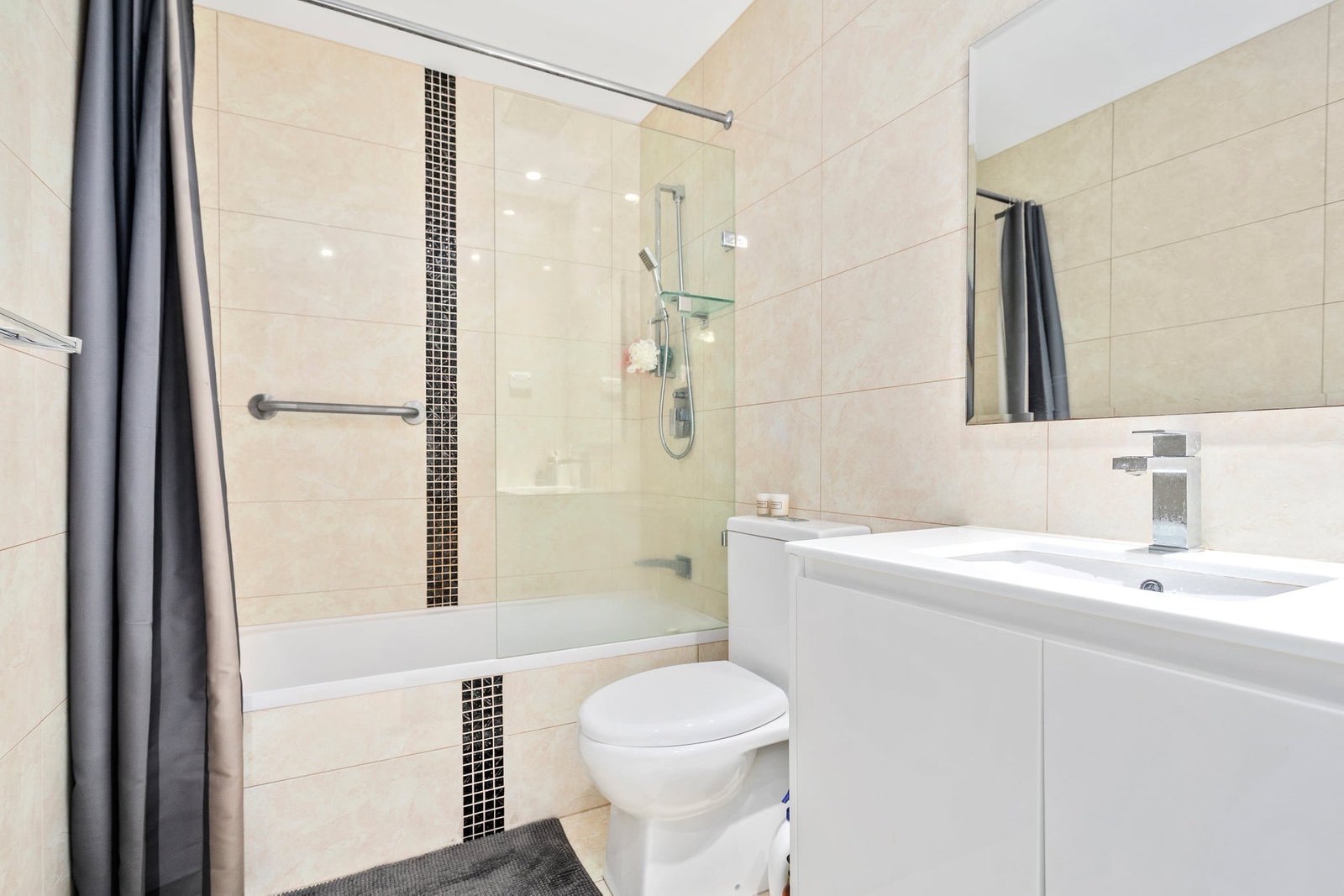 202/23-26 Station Street KOGARAH 4