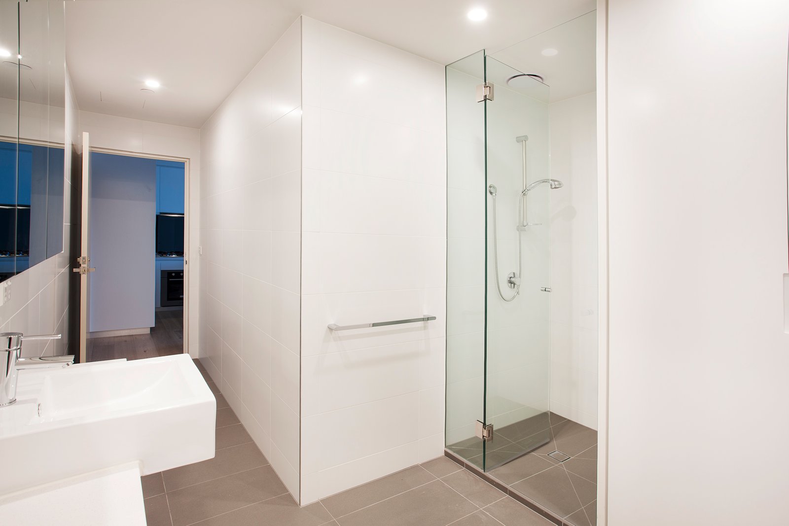 Gallery: 202/24 Becket Avenue