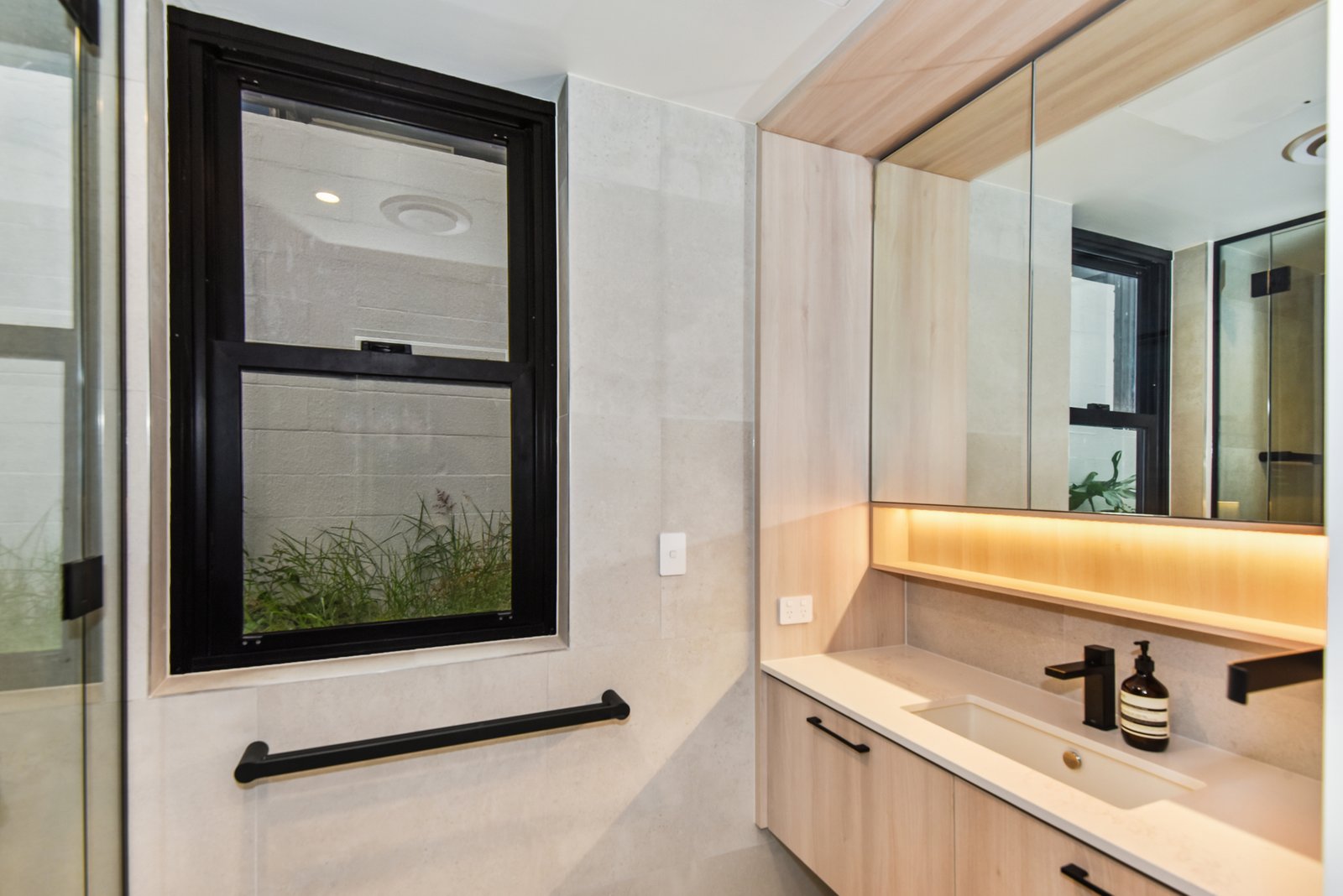 202/24 East Street BURLEIGH HEADS 7