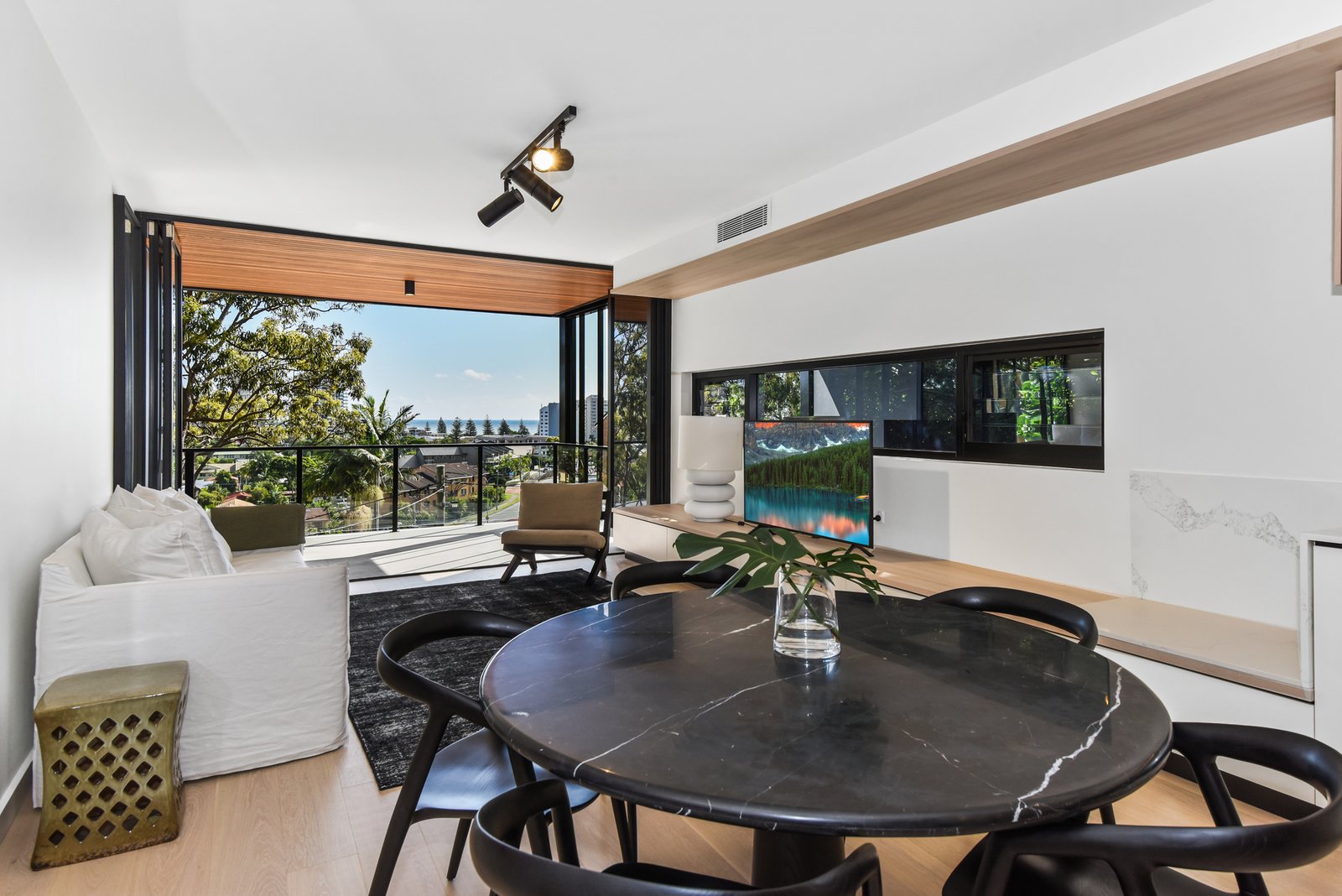 202/24 East Street BURLEIGH HEADS 8