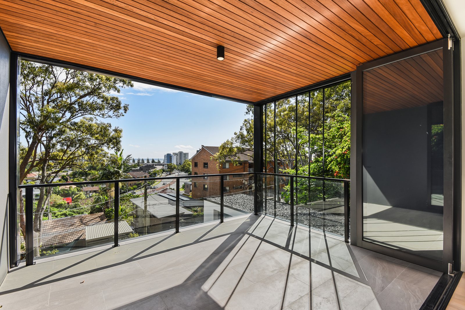 202/24 East Street BURLEIGH HEADS 9