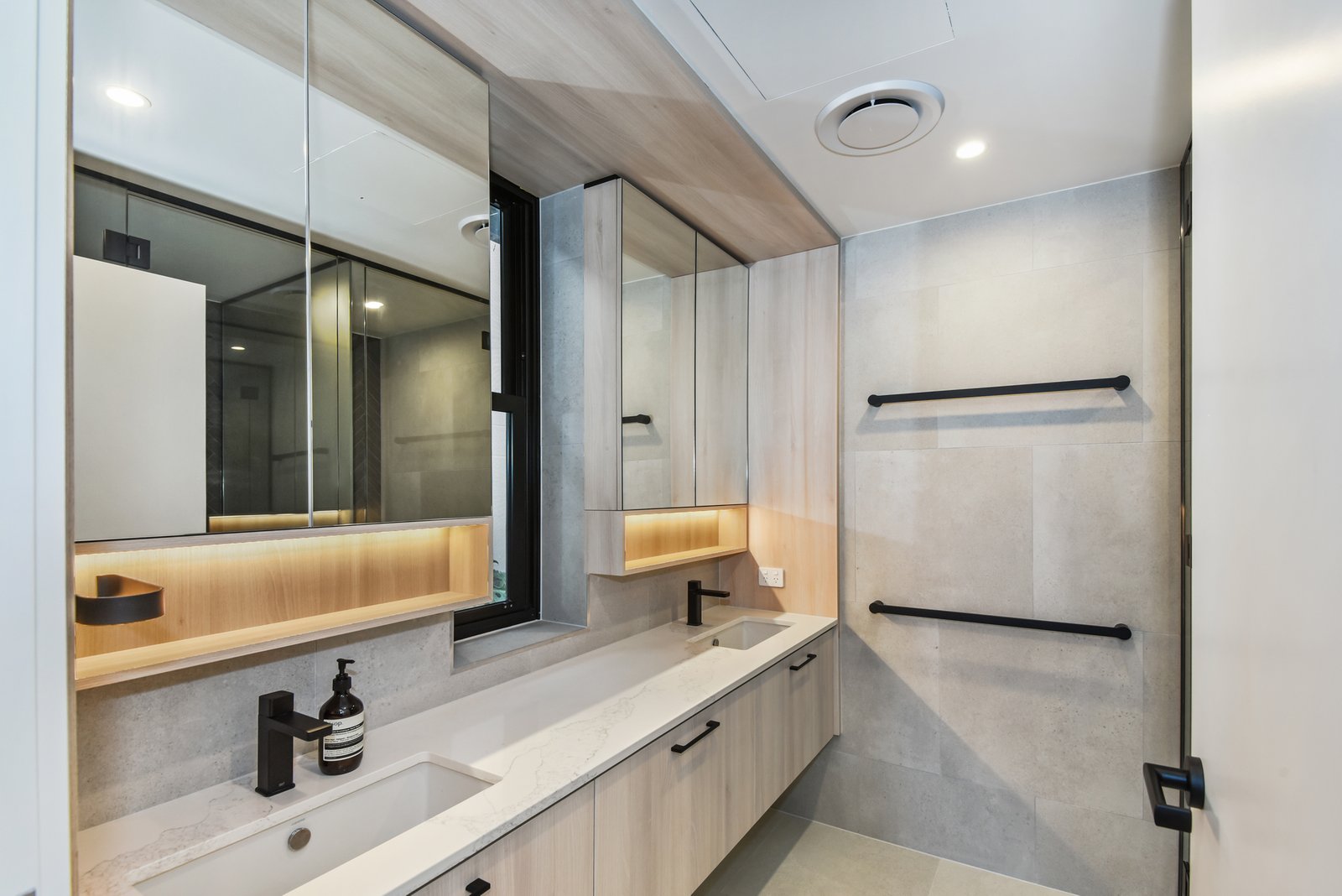 202/24 East Street BURLEIGH HEADS 10