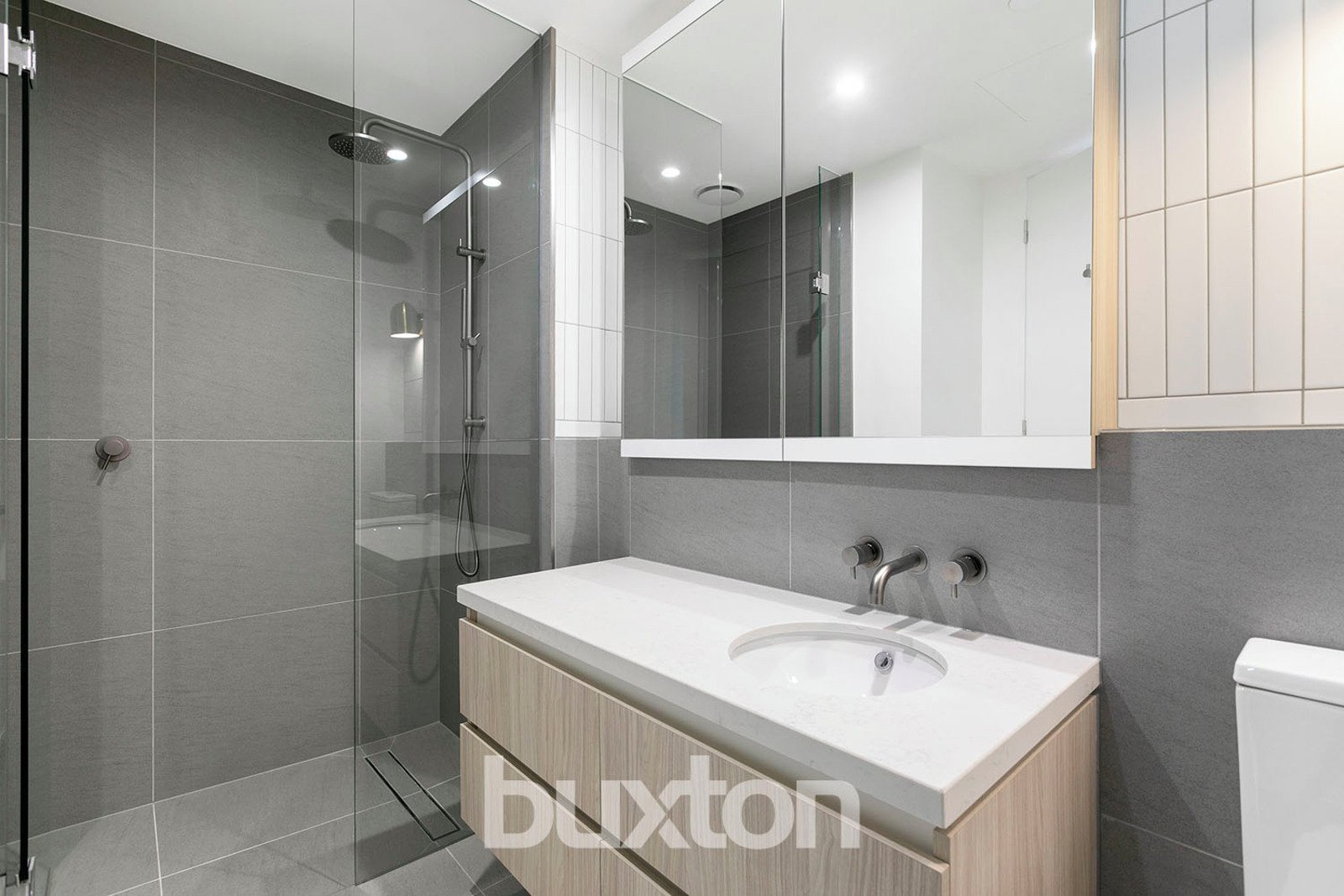 Gallery: 202/295 Hampton Street