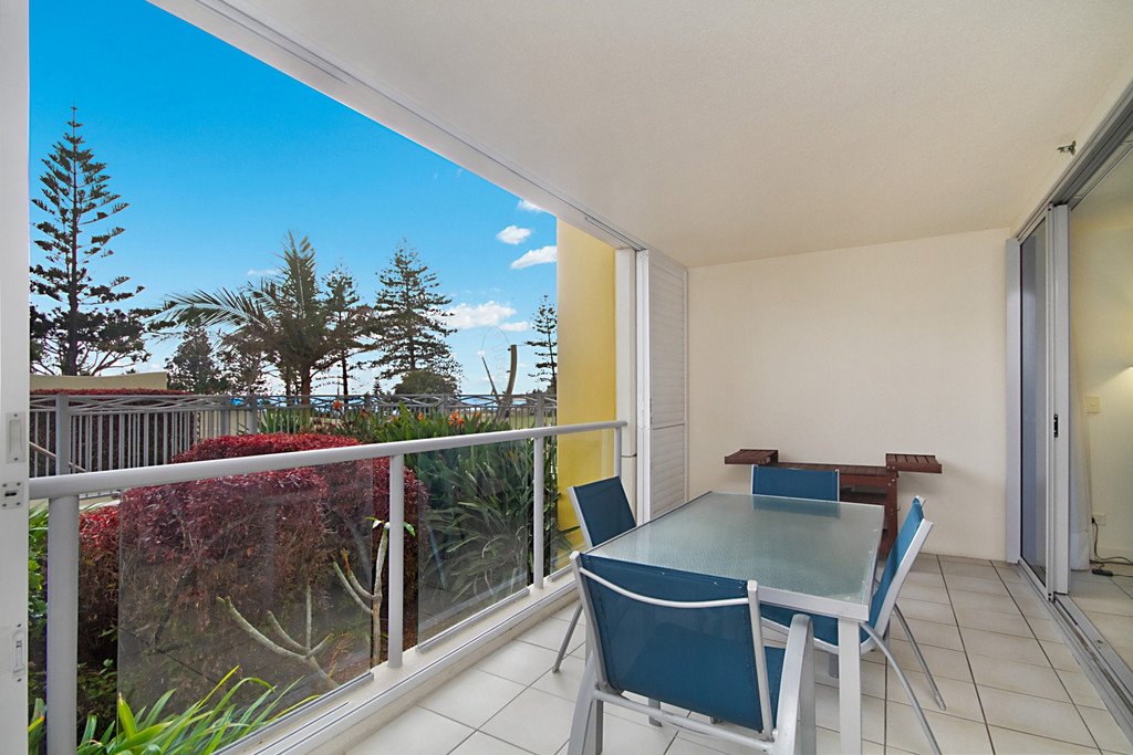 202/3 McLean Street COOLANGATTA 1