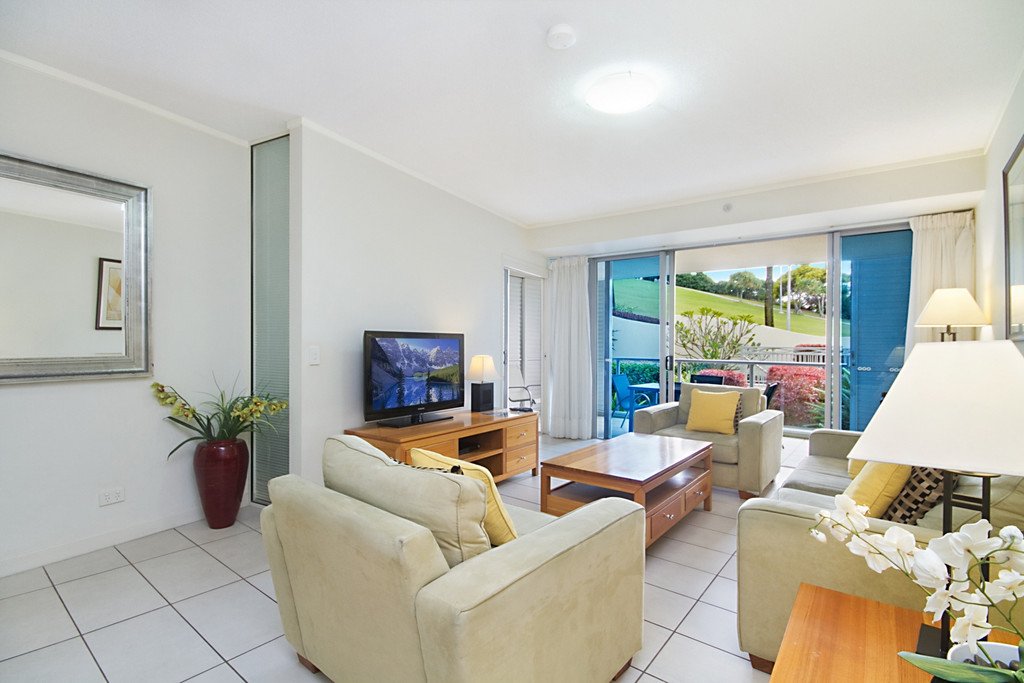 202/3 McLean Street COOLANGATTA 2