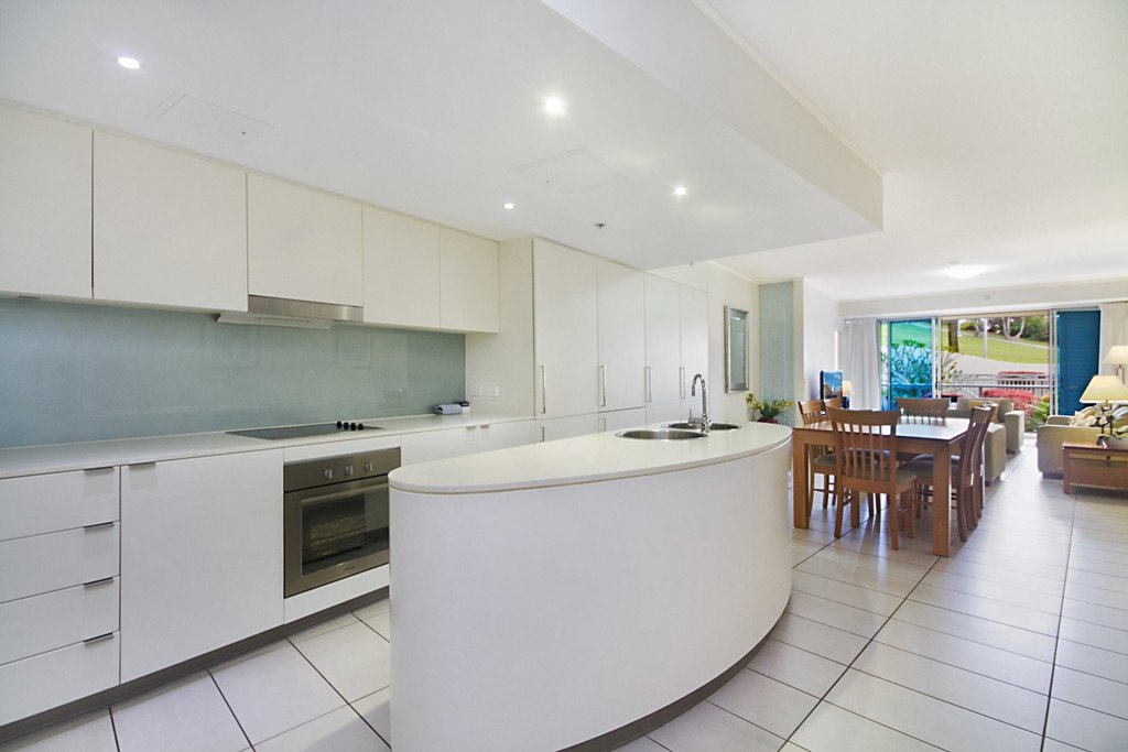 202/3 McLean Street COOLANGATTA 4