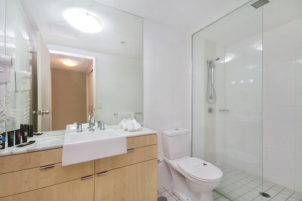 202/3 McLean Street COOLANGATTA 7