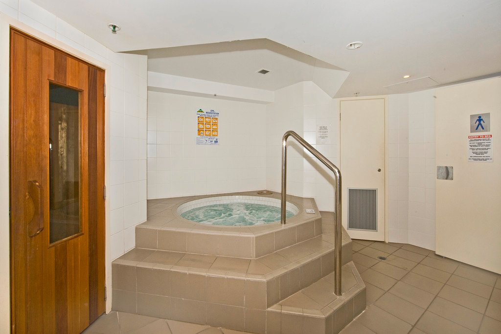 202/3 McLean Street COOLANGATTA 15