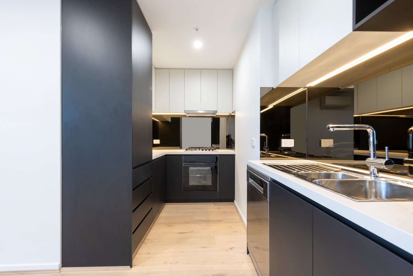 Gallery: 202/358-360 Hampton Street
