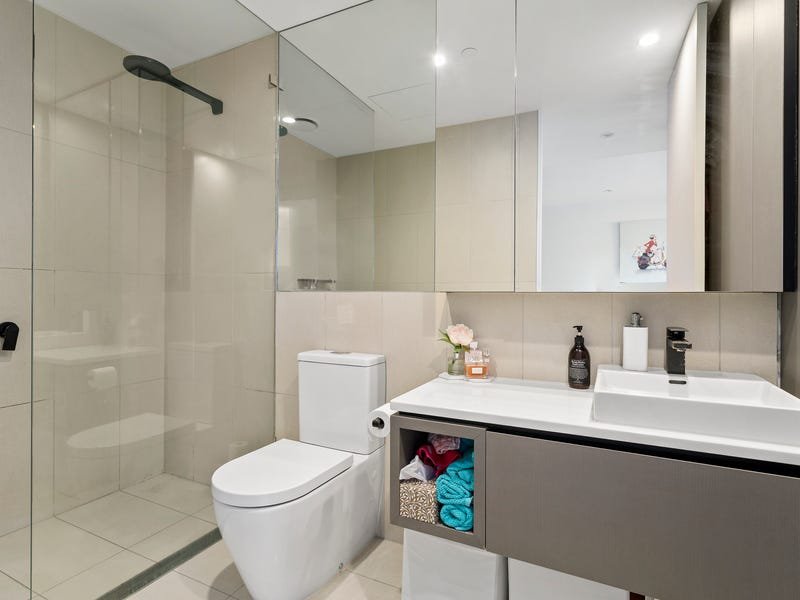 Real Estate and Property in 202/5 Curlew Court, Doncaster, VIC