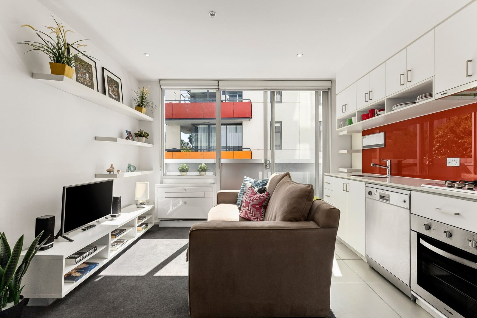 Gallery: 202/77 River Street