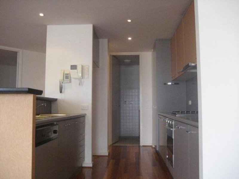 Gallery: 202/88 Beach Street