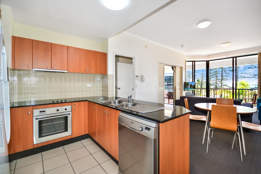 202/88 Marine Parade COOLANGATTA 3