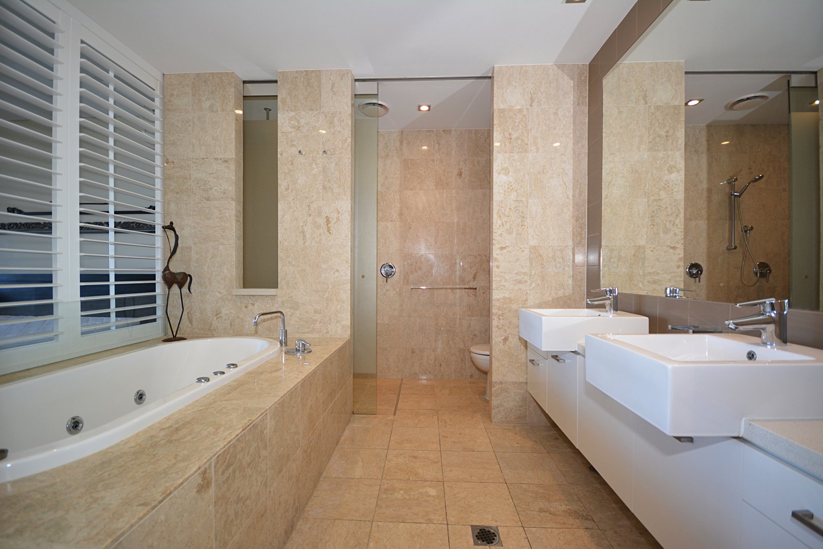 202/9 Dianella Drive CASUARINA 4