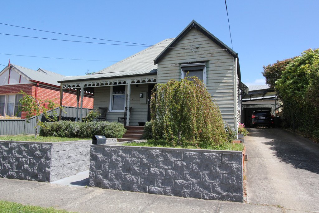 203 Crompton Street SOLDIERS HILL 2