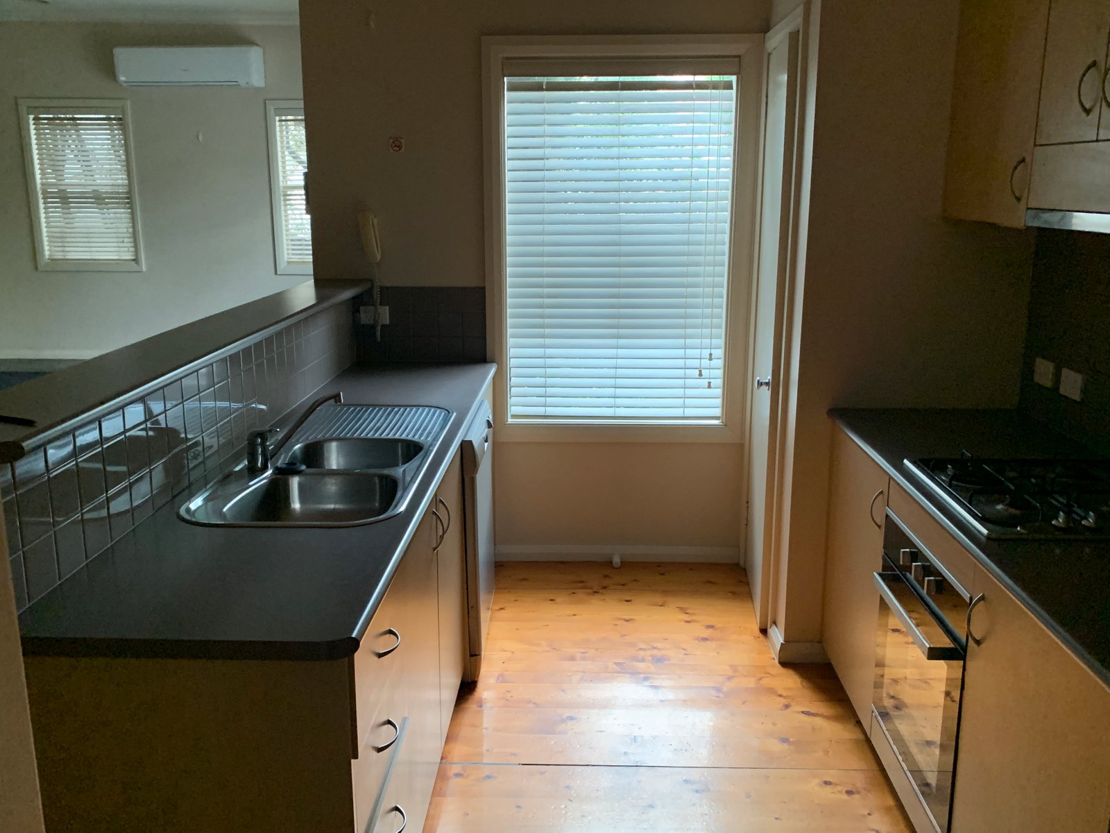 Gallery: 203 Drummond Street South
