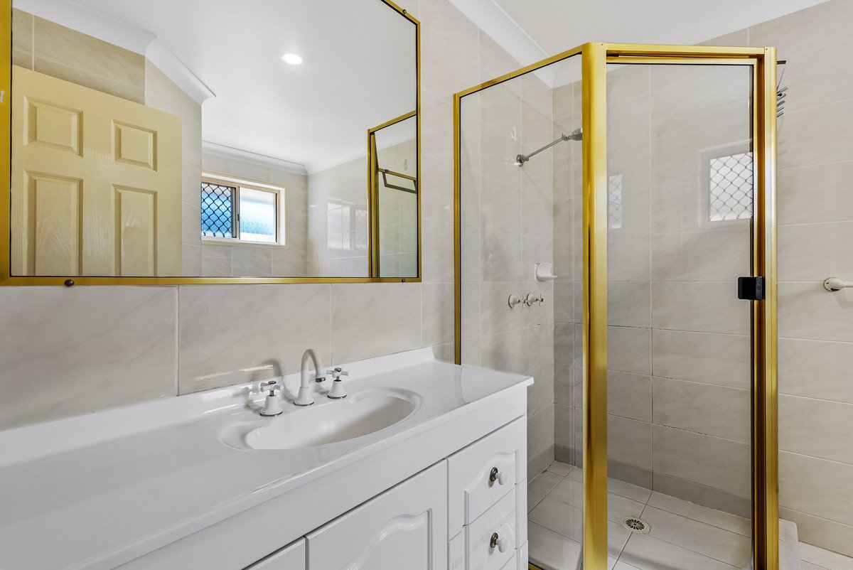 203 Dunlin Drive Burleigh Waters 11