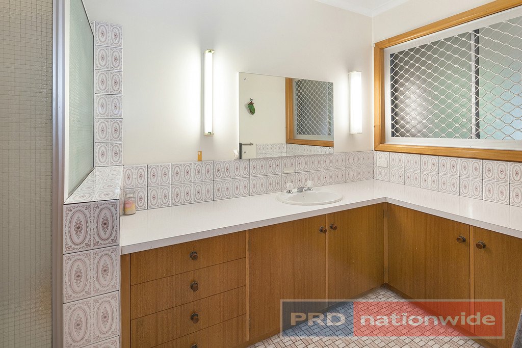 203 Eddy Avenue MOUNT HELEN 6