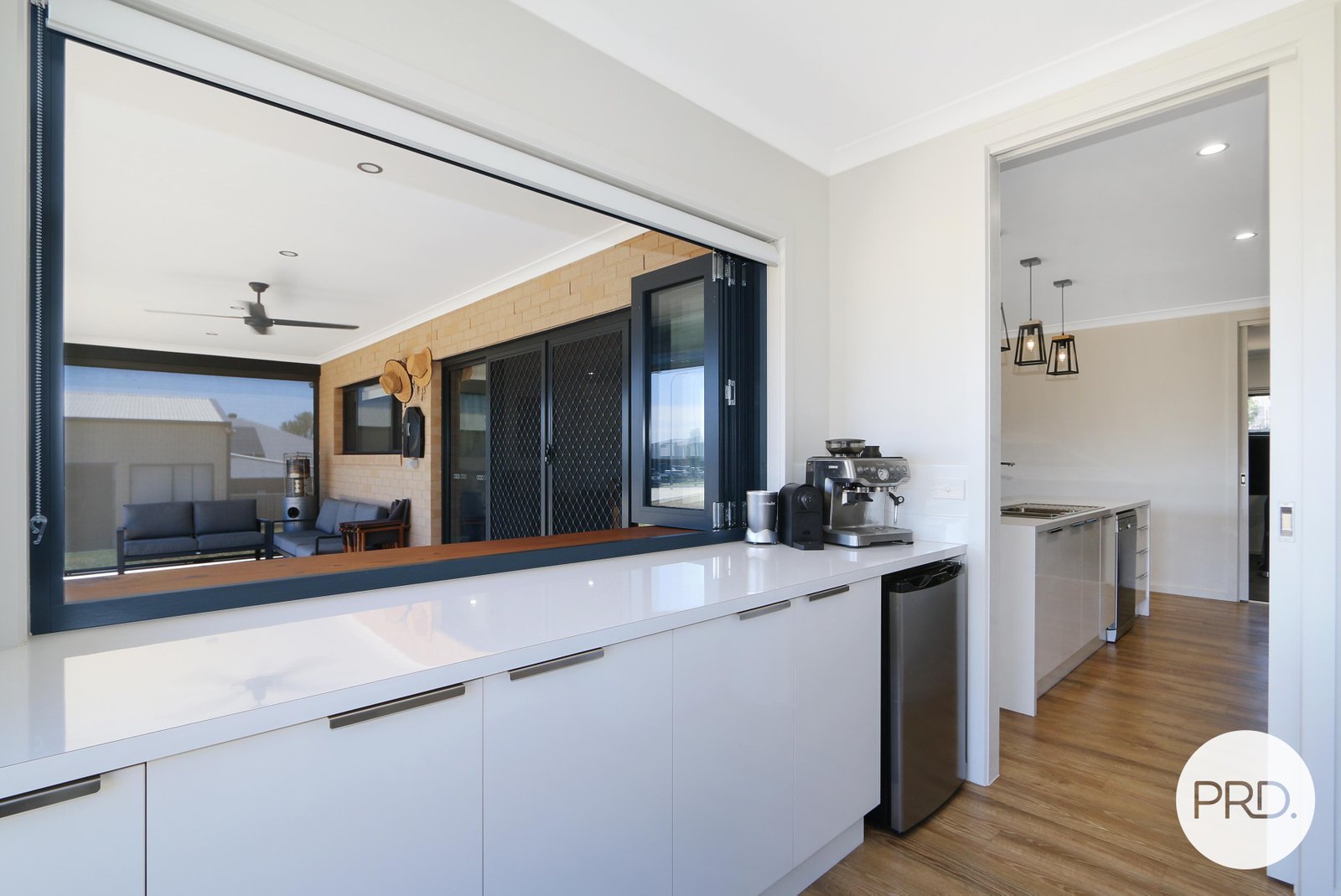 203 Fenchurch Drive SPRINGDALE HEIGHTS 8