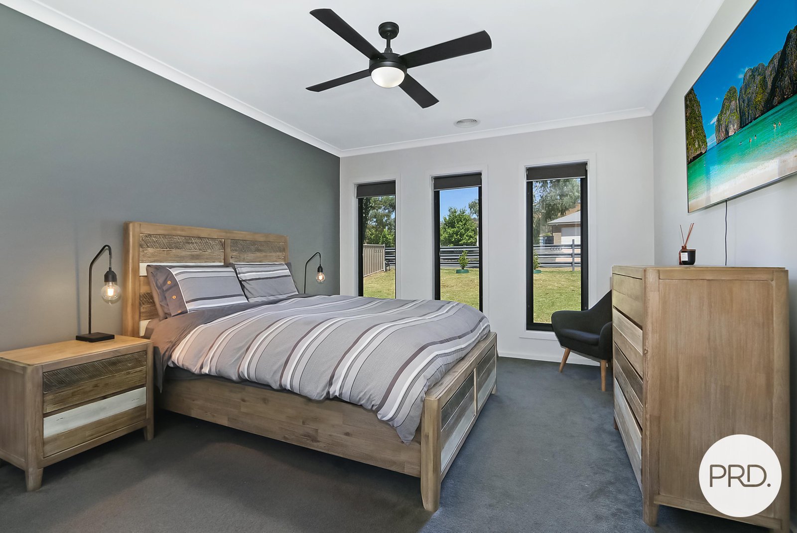 203 Fenchurch Drive SPRINGDALE HEIGHTS 12