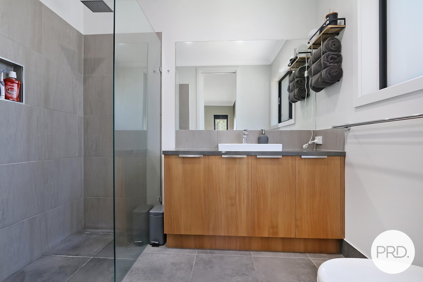 203 Fenchurch Drive SPRINGDALE HEIGHTS 13