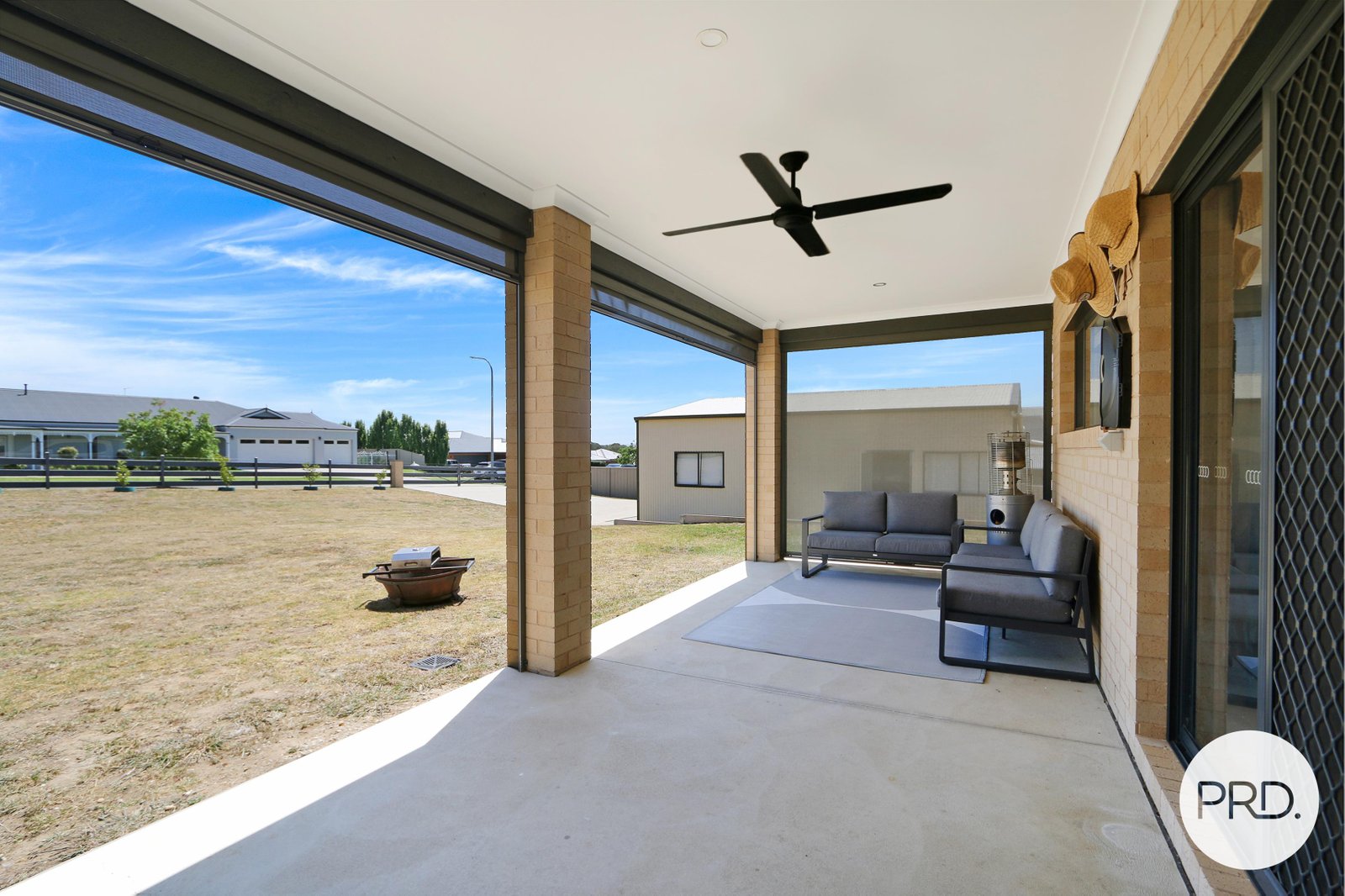 203 Fenchurch Drive SPRINGDALE HEIGHTS 21