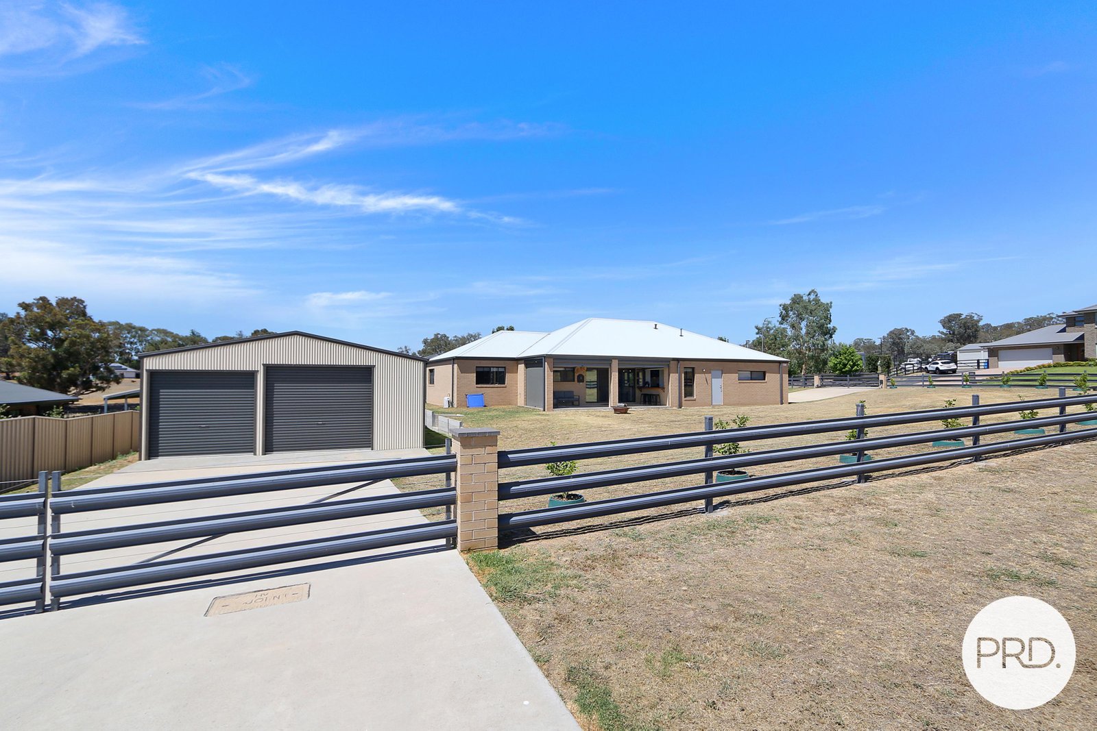203 Fenchurch Drive SPRINGDALE HEIGHTS 24