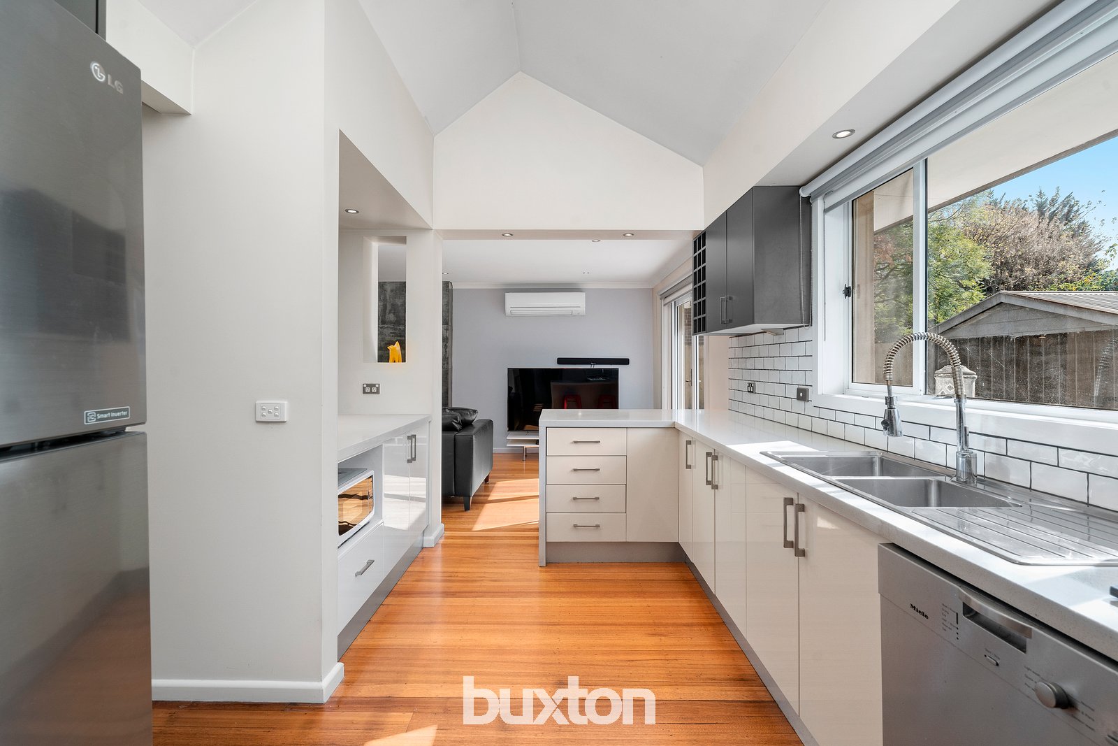 Gallery: 203 Lower Dandenong Road