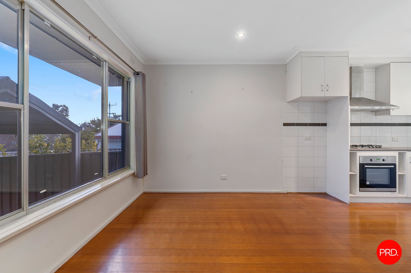 203 Neale Street FLORA HILL 8