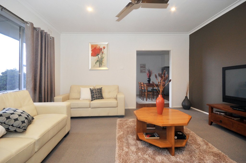 203 Neale Street FLORA HILL 2