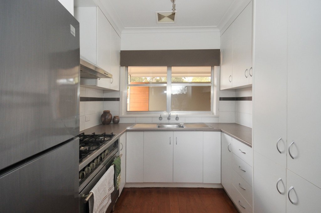 203 Neale Street FLORA HILL 4