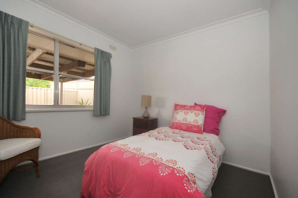 203 Neale Street FLORA HILL 7
