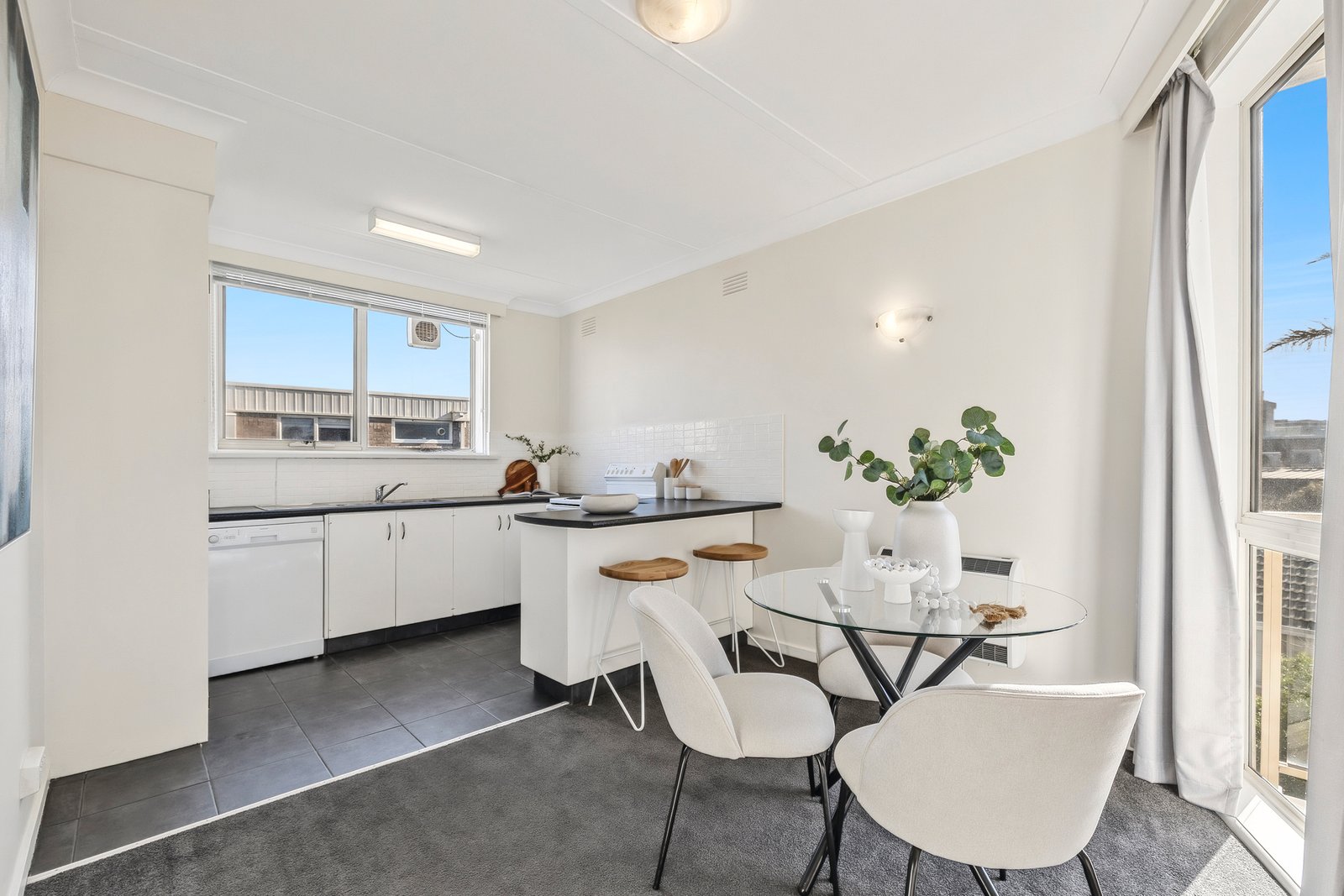 Gallery: 20/310 Beach Road