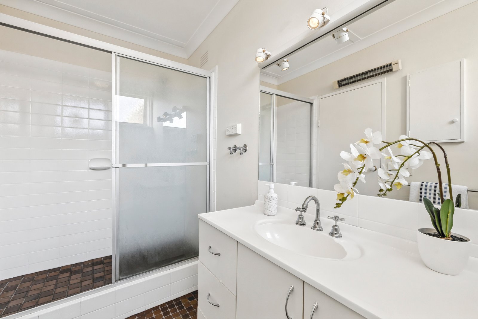 Gallery: 20/310 Beach Road