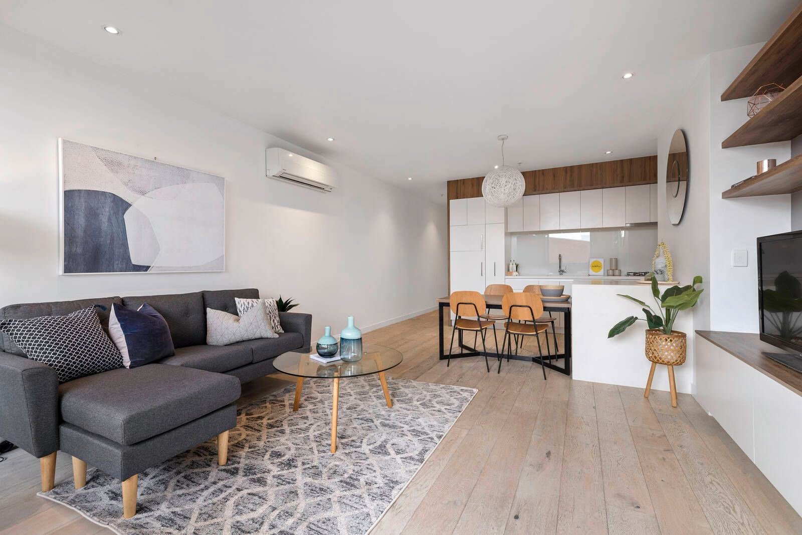 Gallery: 203/10 Martin Street
