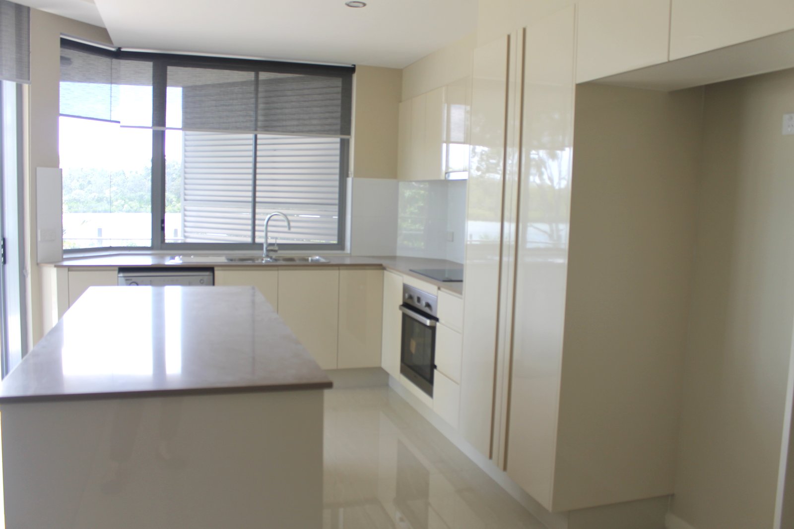 203/10 Wyndham Avenue BOYNE ISLAND 2