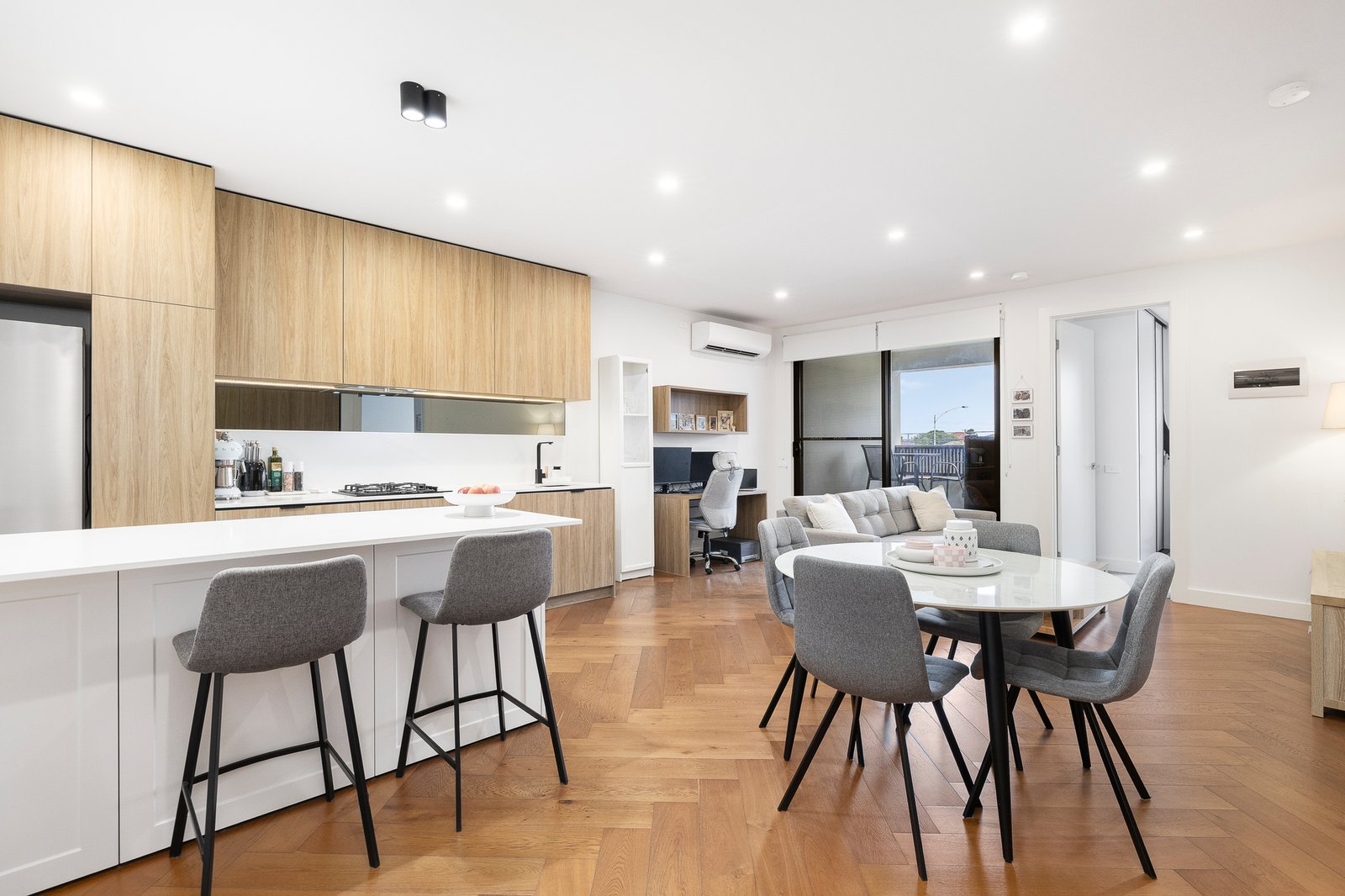 Gallery: 203/1056 Nepean Highway