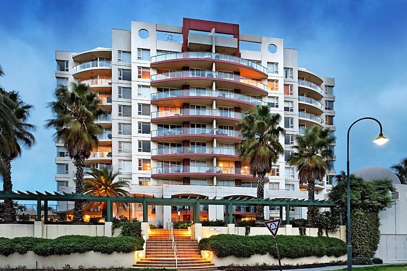 Gallery: 203/107 Beach Street