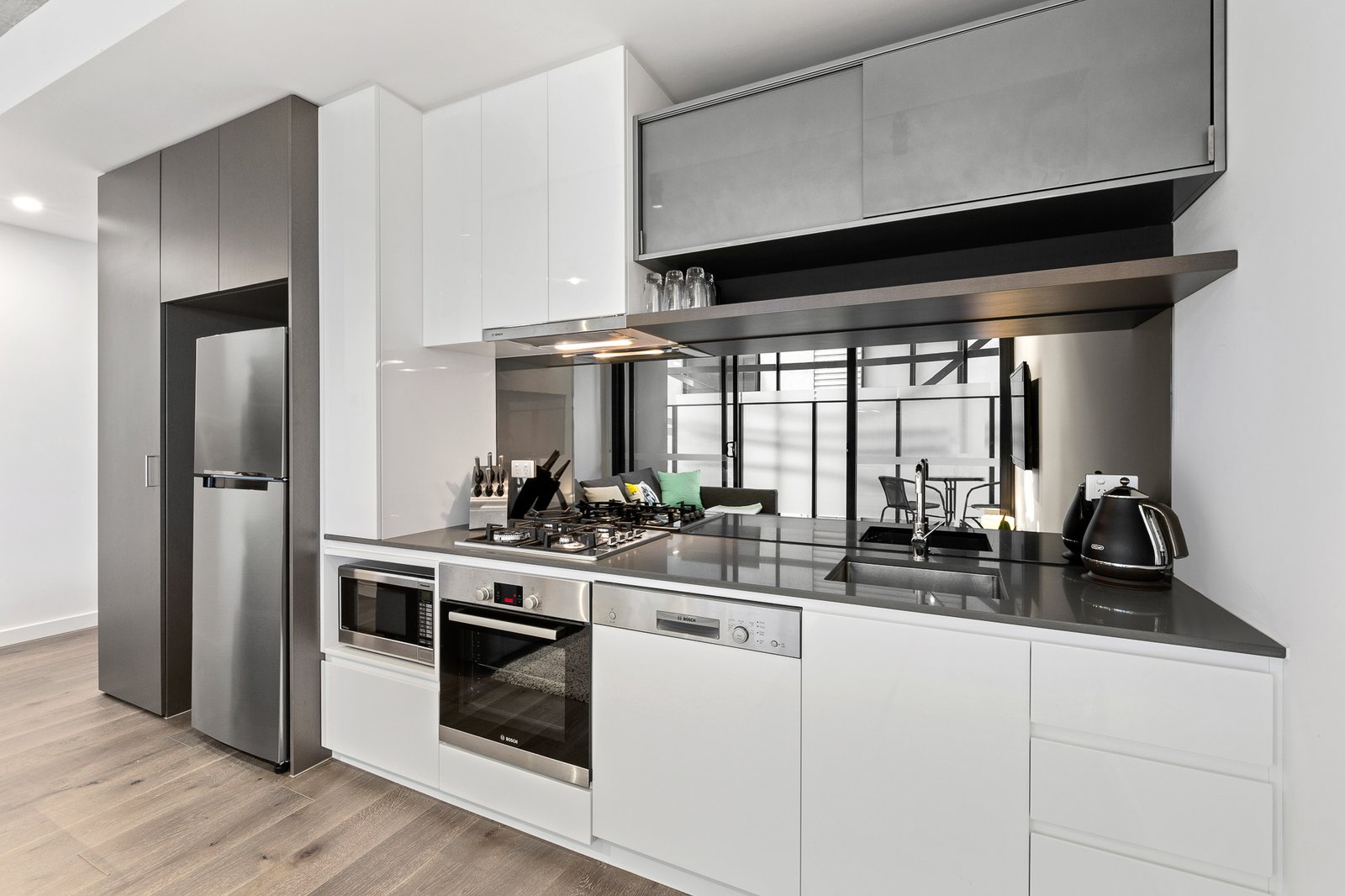Gallery: 203/111 Inkerman Street