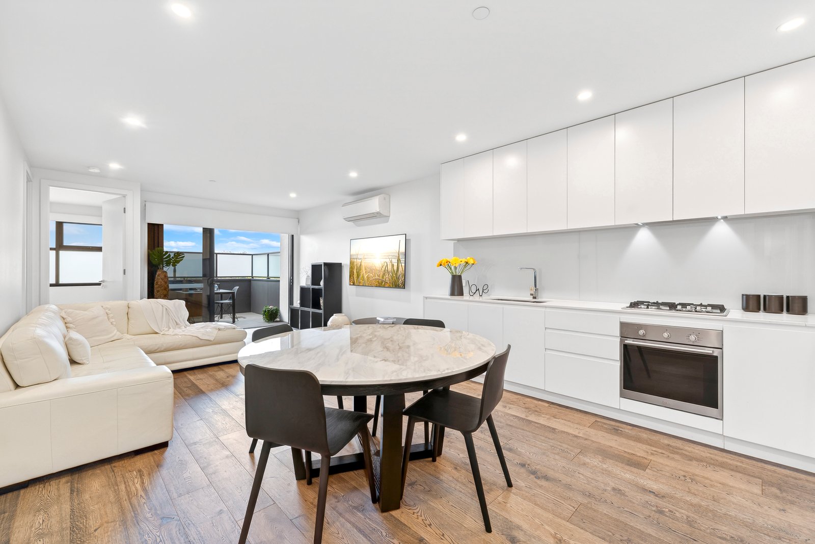 Gallery: 203/119 Poath Road