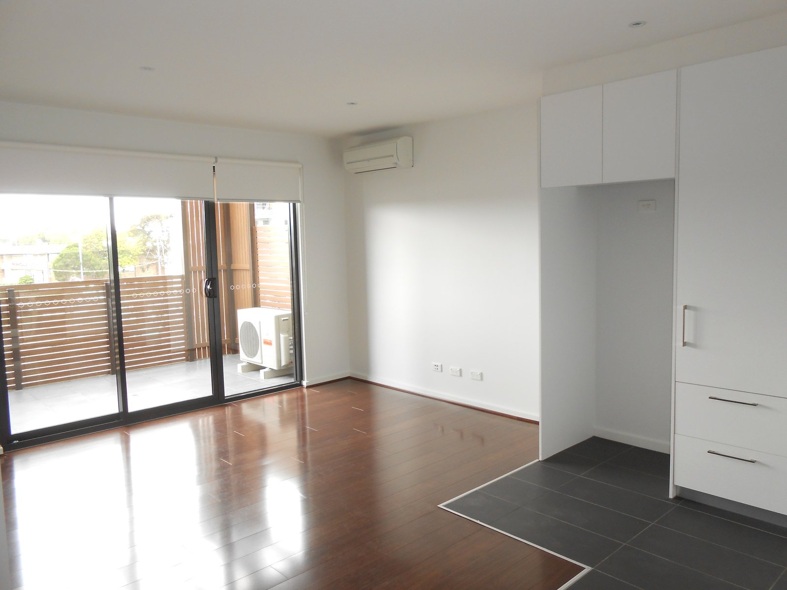 Gallery: 2.03/15 Balcombe Road