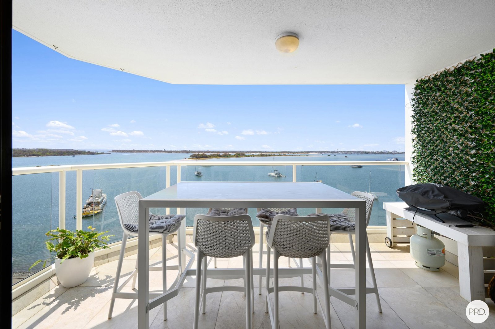 20/316-318 Marine Parade LABRADOR 1