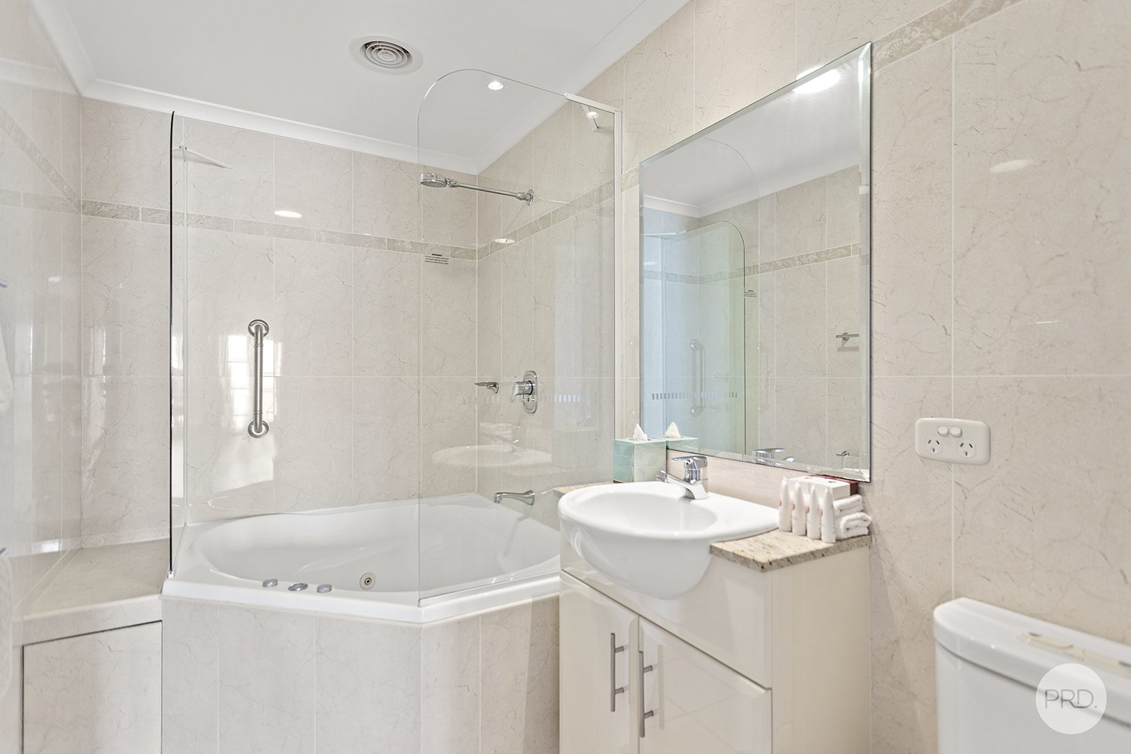 203/2 Messines Street SHOAL BAY 17