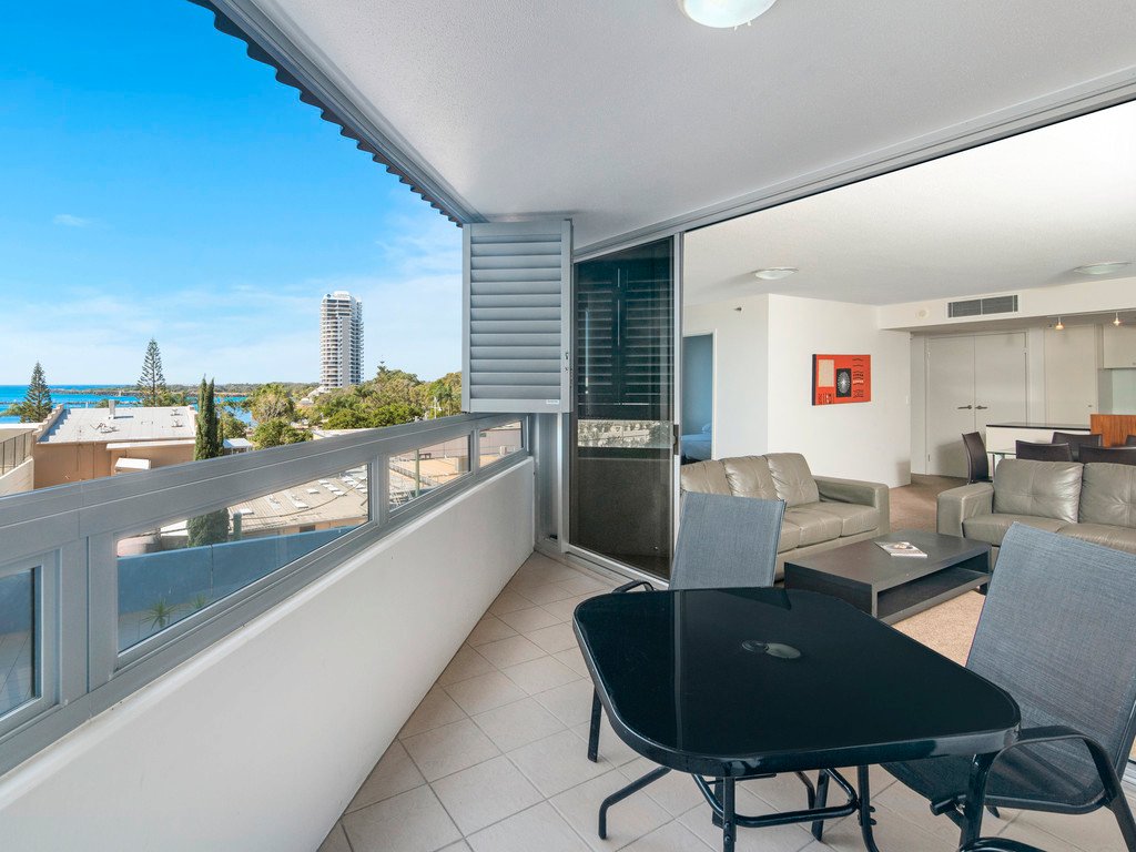 2032/14-22 Stuart Street TWEED HEADS 3