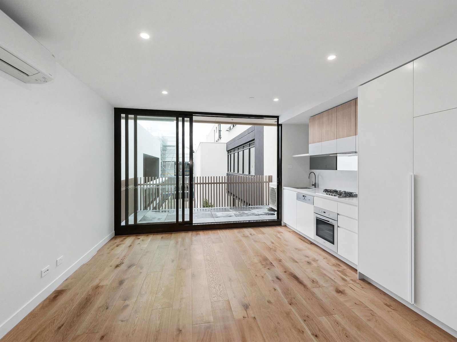 Gallery: 203/295 Hampton Street