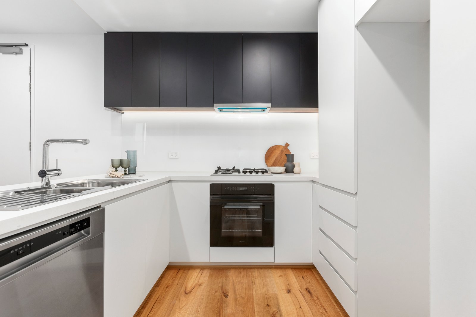 Gallery: 203/358-360 Hampton Street