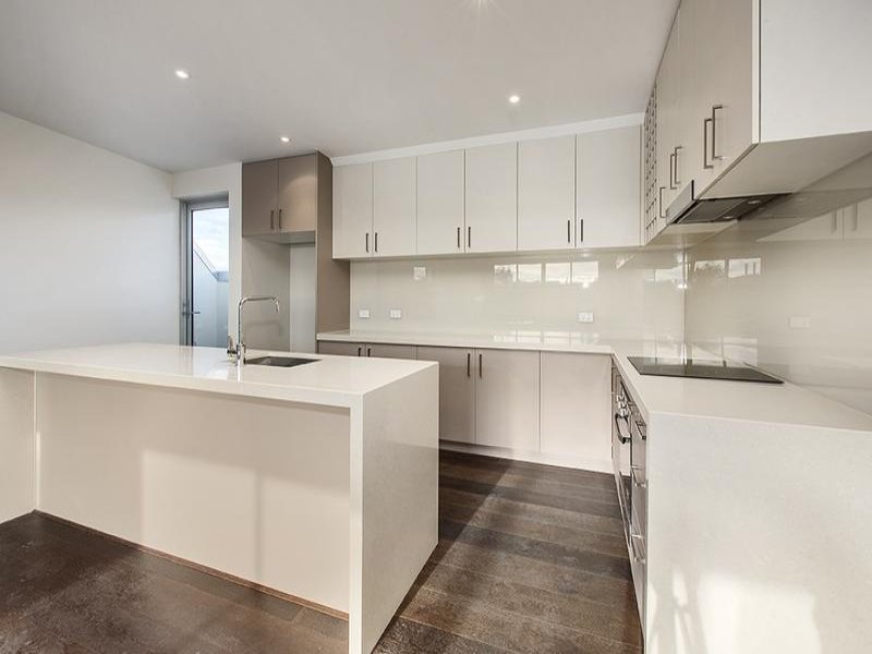Gallery: 203/409 Bay Street